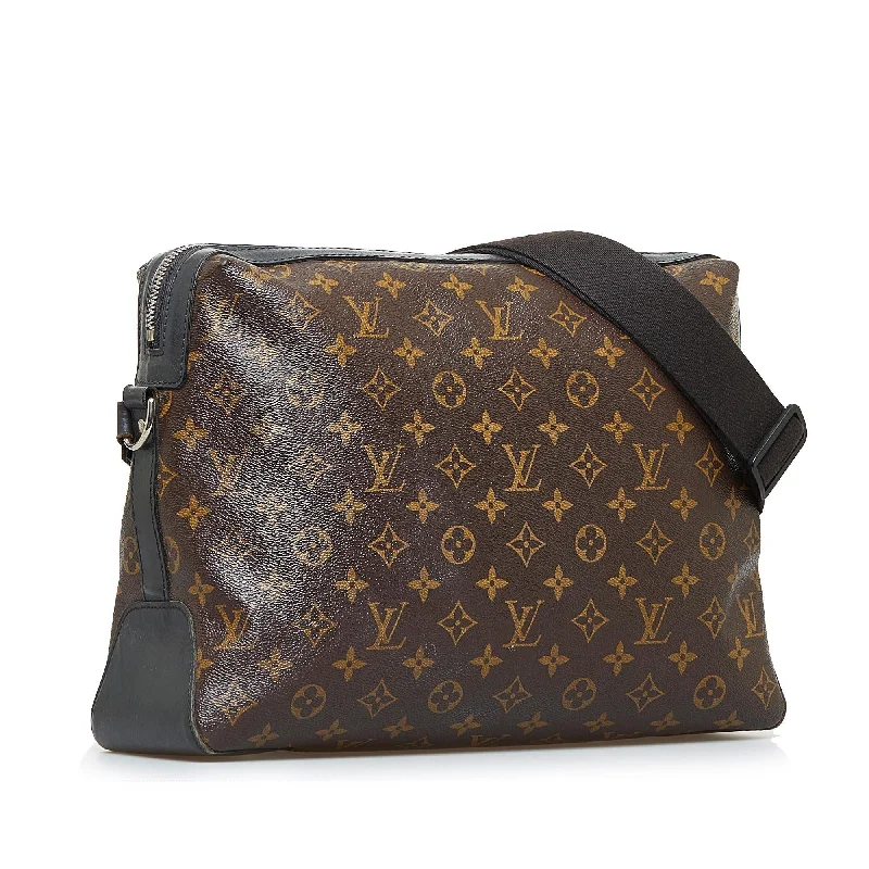 Customizable monogram bagsLouis Vuitton Monogram Macassar Torres (SHG-kE559U)