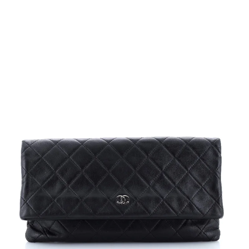 Large capacity travel bagsBeauty CC Clutch Quilted Lambskin